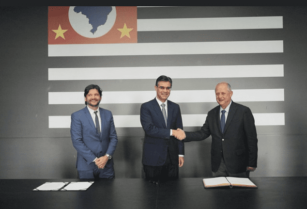 Assinatura de Termo de Transmissão de Cargo, pelo Desembargador Ricardo Anafe